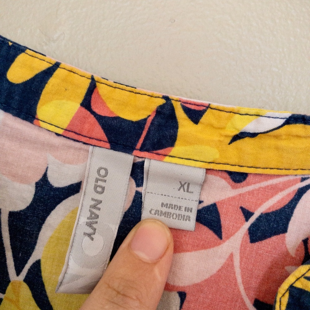 OLD NAVY floral shell shocking blouse - Picture 2 of 4